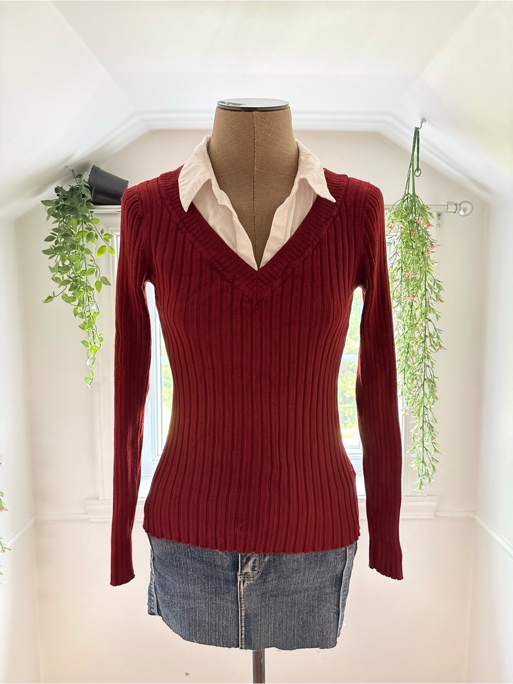 Reitmans Women's Ribbed V-Neck Sweater - Wine